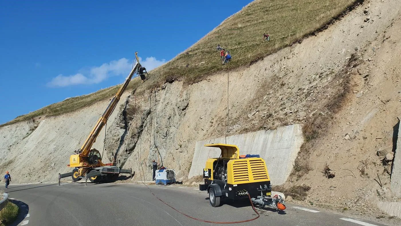 Consolidare versant și corp drum — Poiana Blenchii